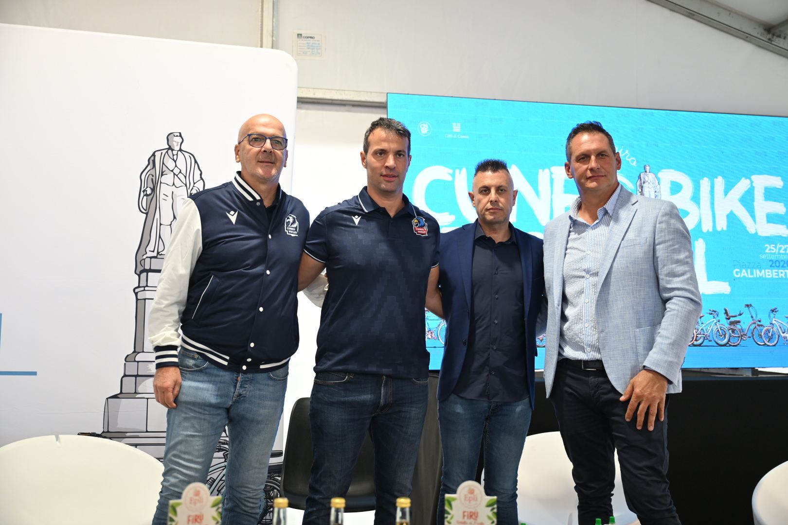 Matteo Battocchio tra il DS Brugiafreddo, il DG Bima e il presidente di Lagnasco Group Fabrizio Garello