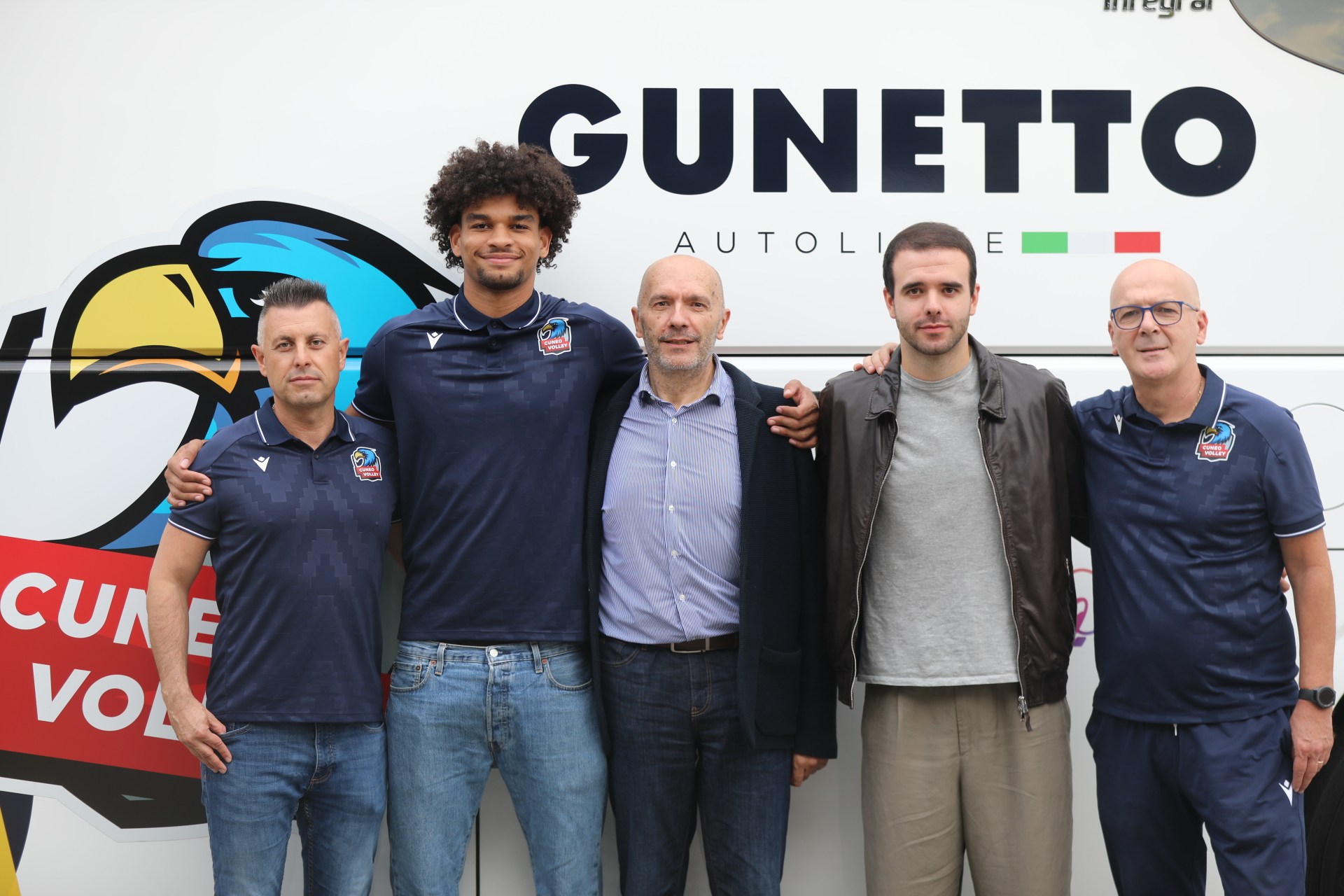 Alexandre Strehlau  è stato presentato nell'Anduma Bus Gunetto