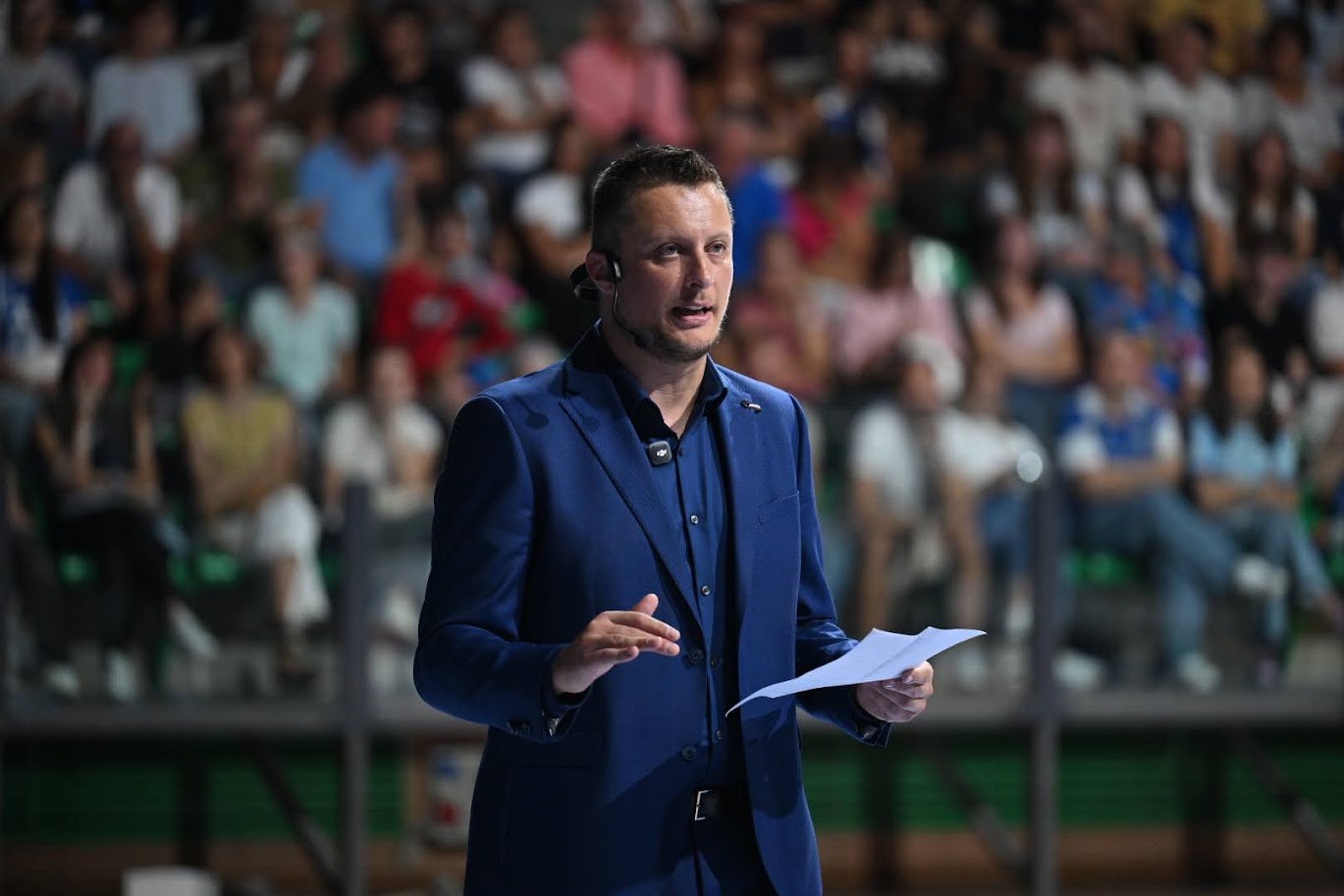 Il presidente Costamagna durante la presentazione della squadra 
