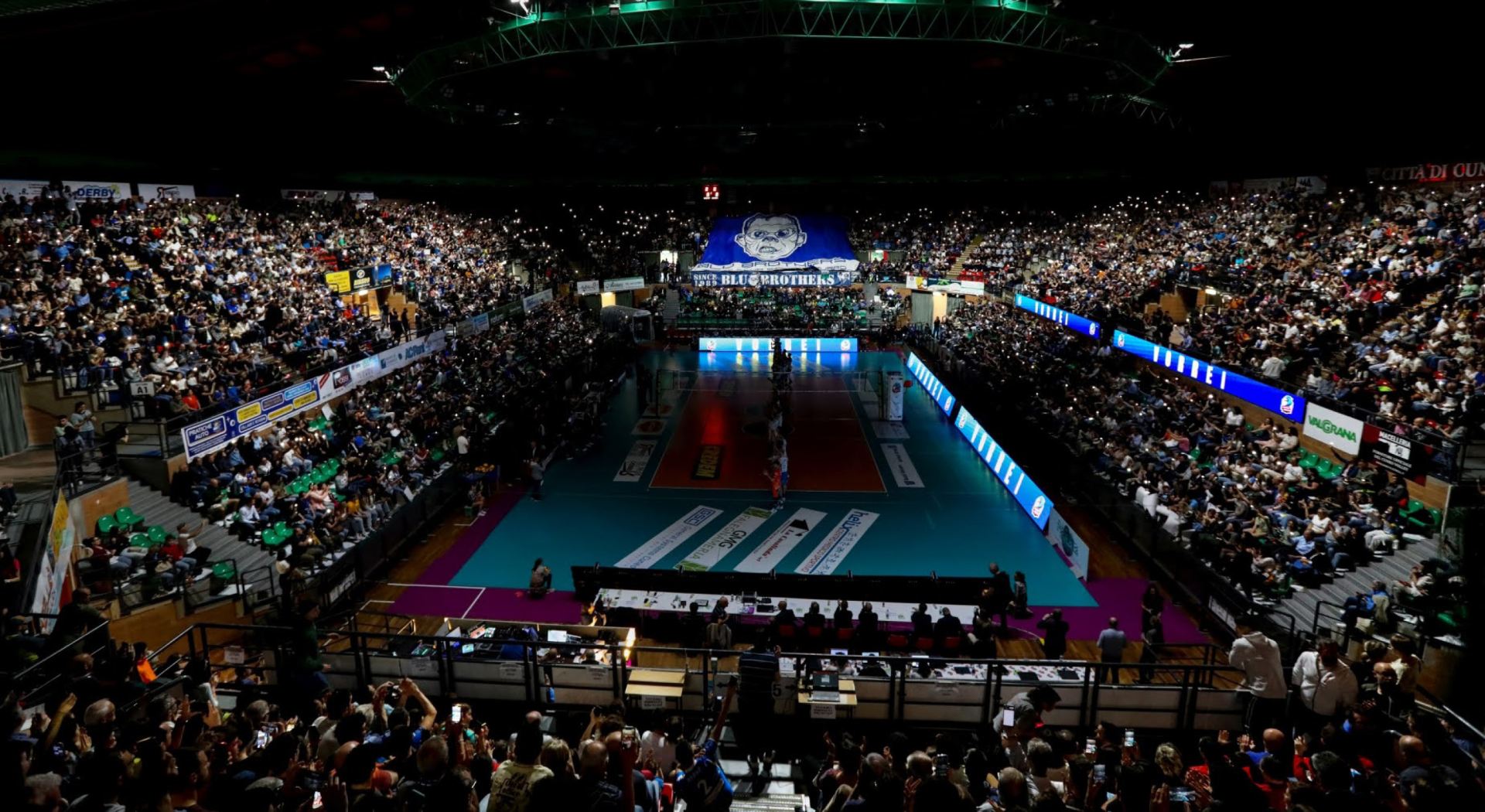Palazzetto dello Sport di Cuneo gremito